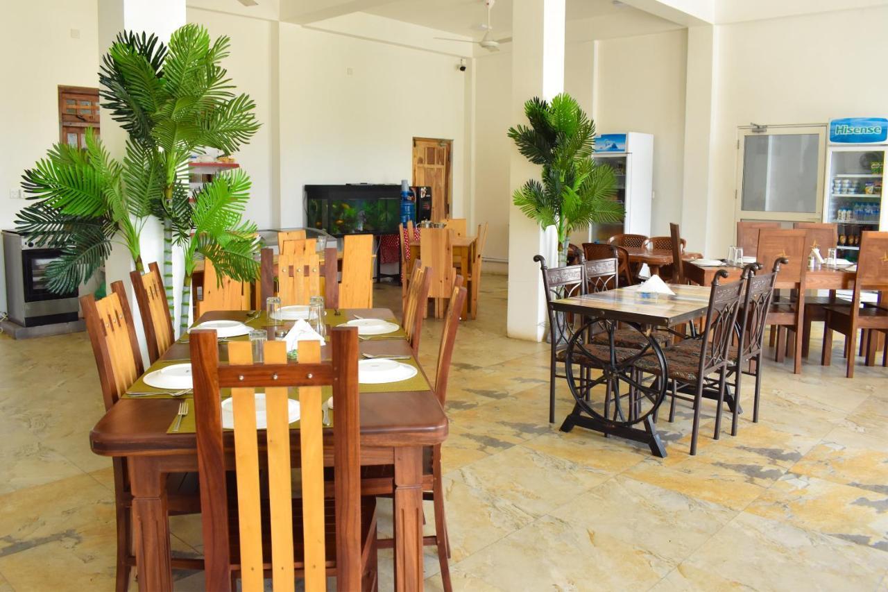 Mallika Resort Trincomalee Exteriör bild