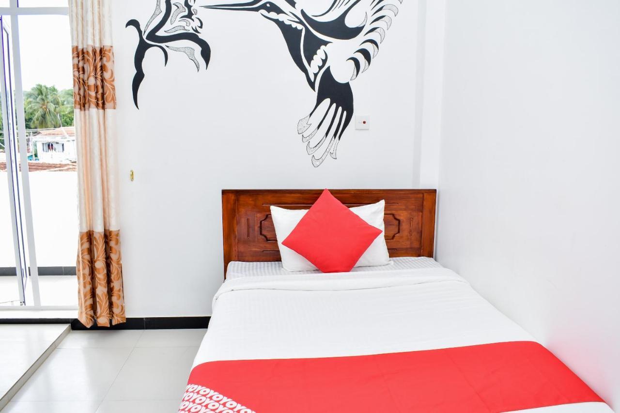 Mallika Resort Trincomalee Exteriör bild